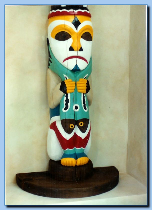 2 094 Totem Traditional Archive 013